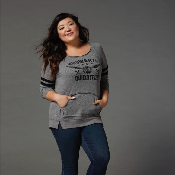 Harry Potter hogwarts quidditch gray long sleeve pocked sweater never worn - Picture 2 of 6